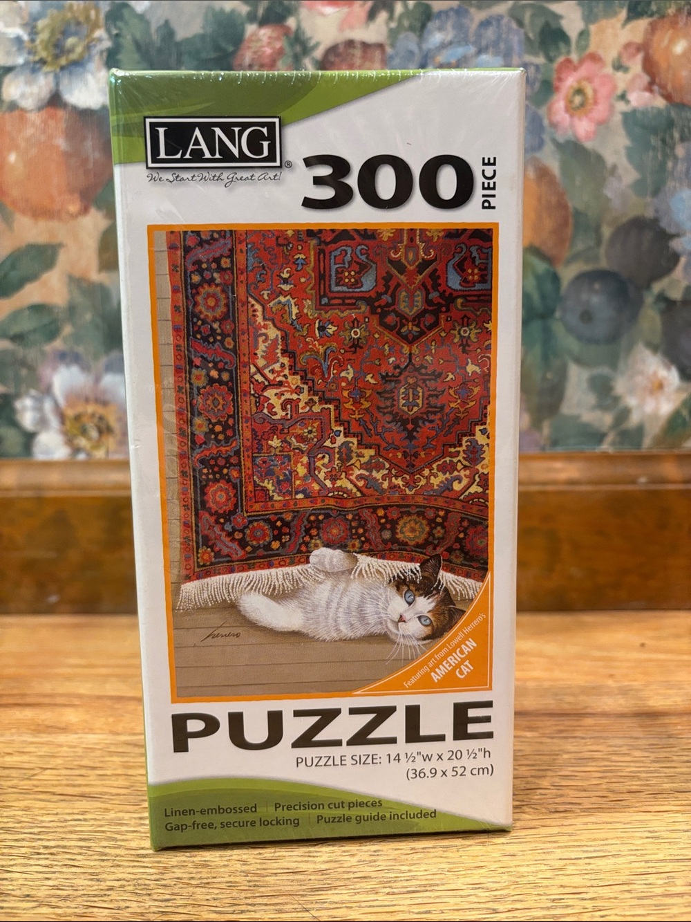 300-Piece Lang Puzzle - Cat on Red Rug (Red)